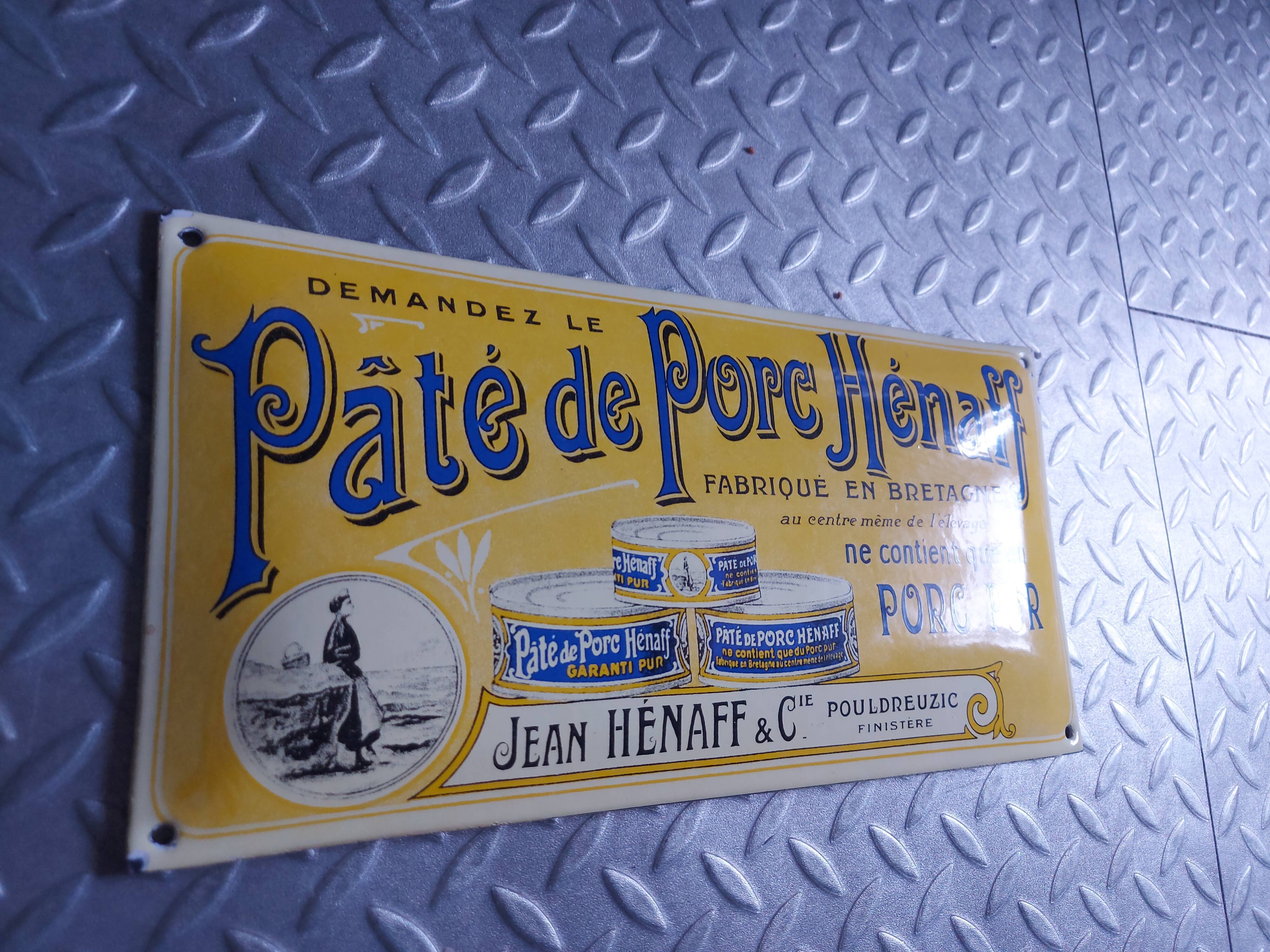 Domed enamelled plate henaff pork paste