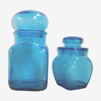 Duo de bocaux en verre bleu