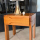 Table de chevet en orme massif – Maison Regain