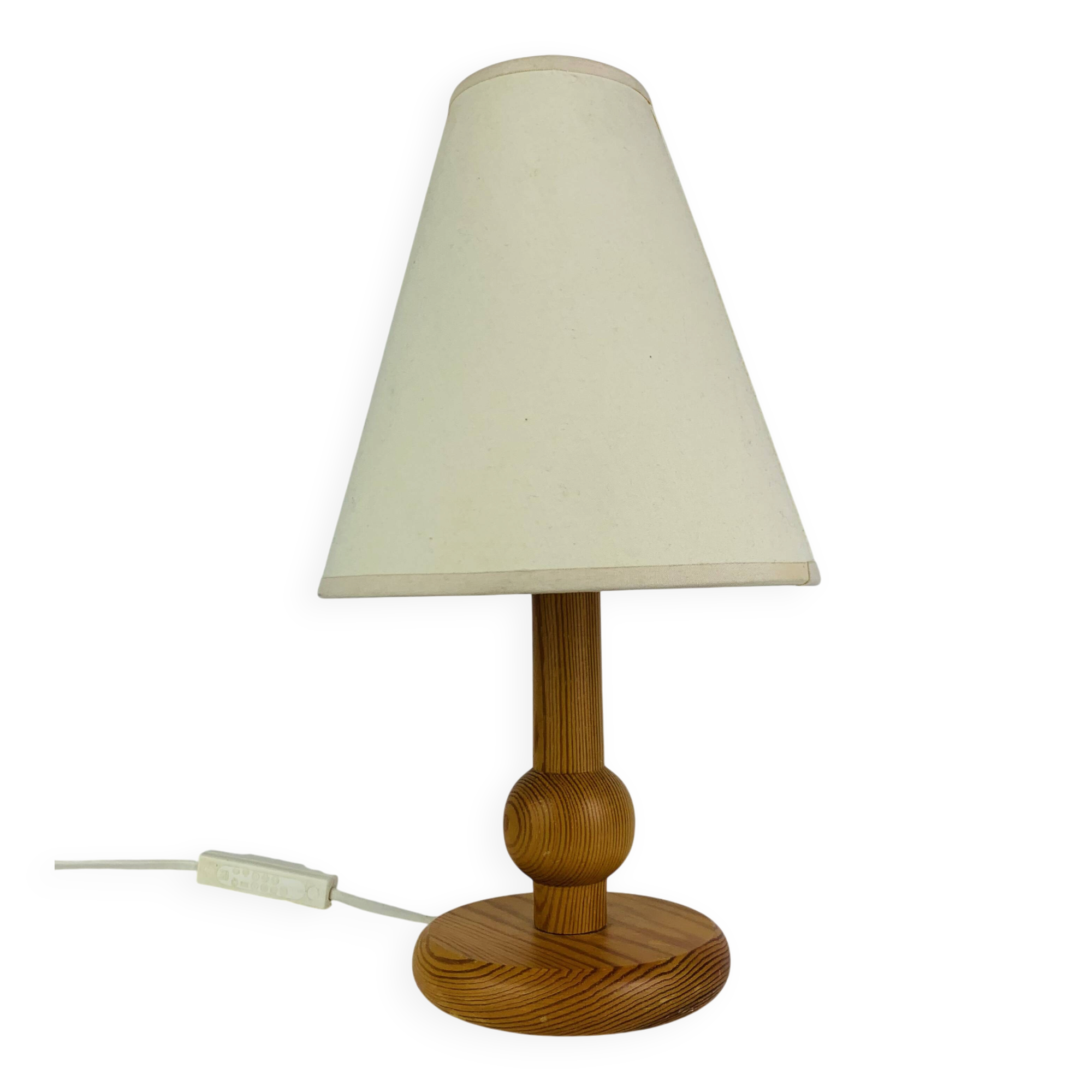Solid pine lamp from the 80s, chalet style.