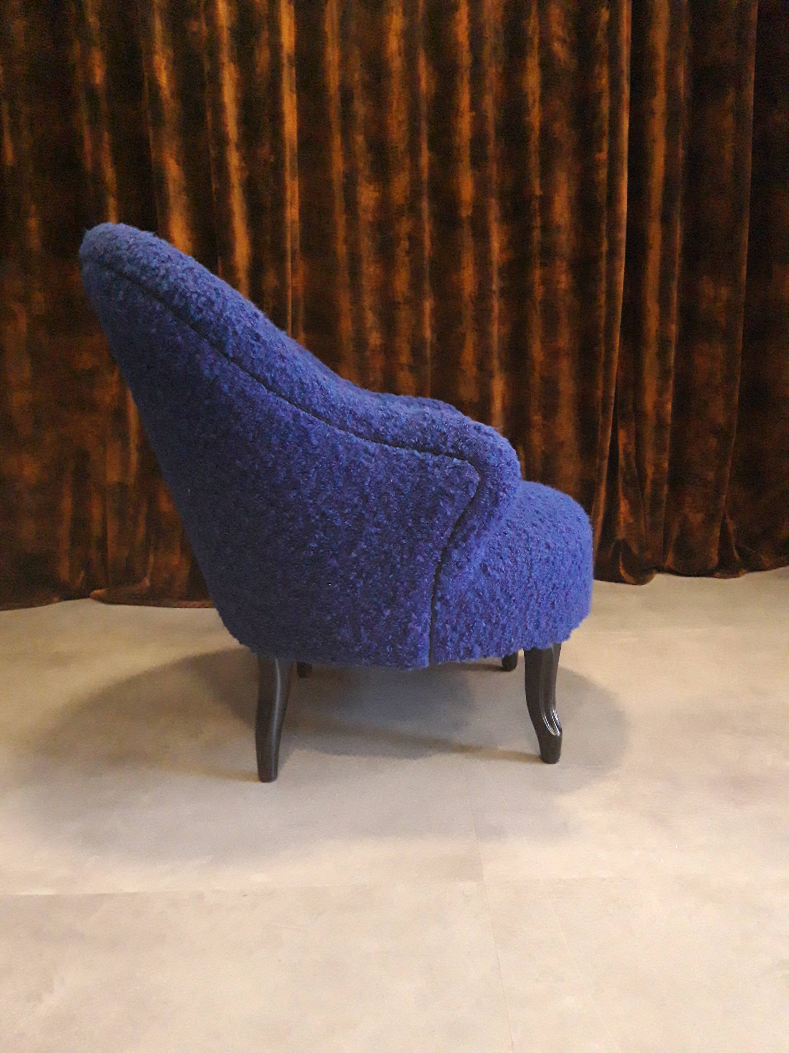 Toad armchair