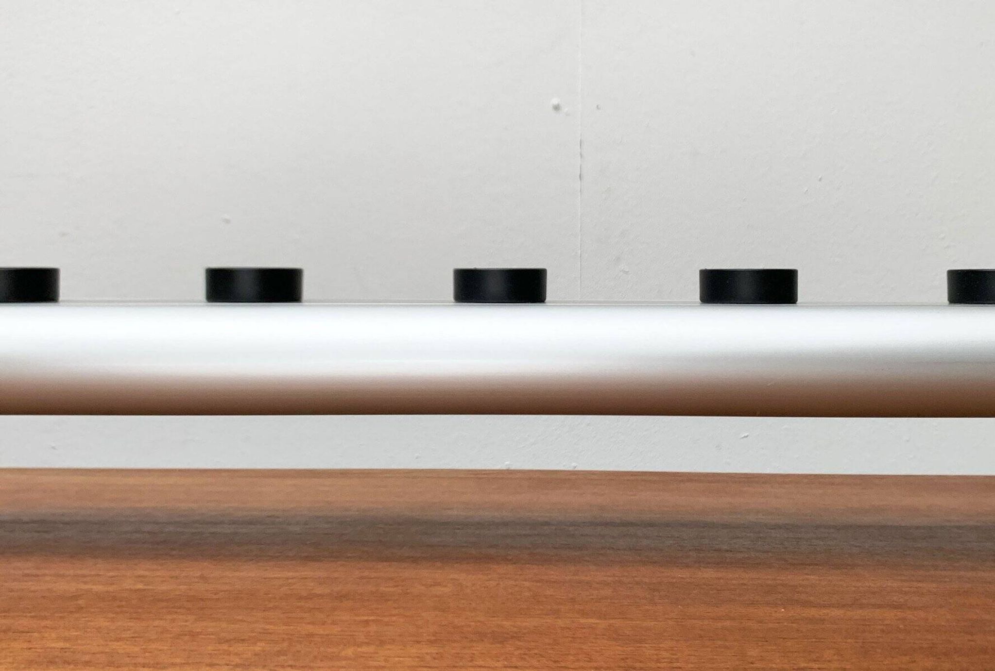 Postmodern Italian wall lamp Aton Barra by Ernesto Gismondi for Artemide, 1980s.