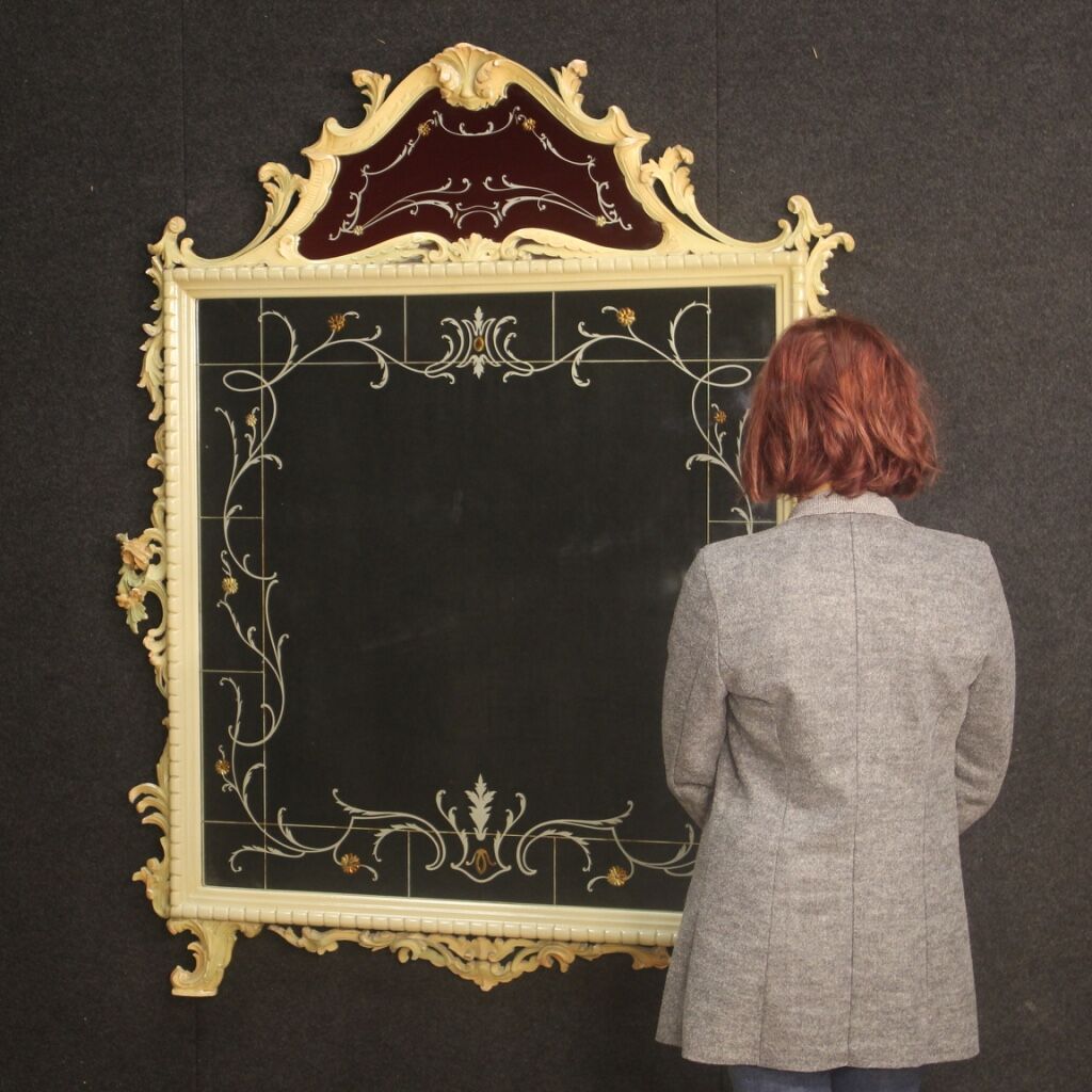 Italian lacquered mirror with floral decorations from 20th century