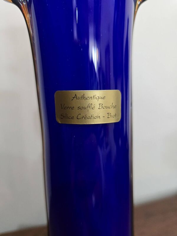 Vase en verre soufflé bleu cobalt – Silice Création Biot – 39 cm