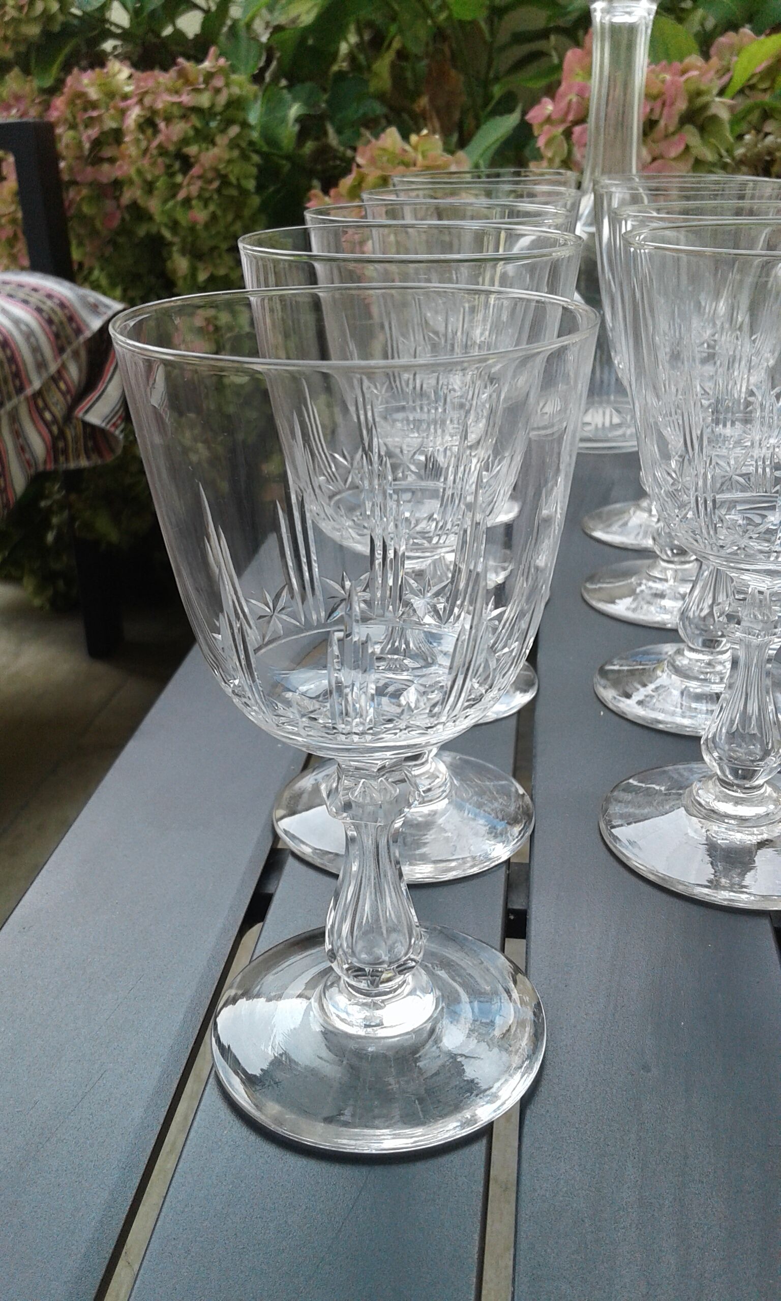 Service 25 glasses and 2 carafe in crystal