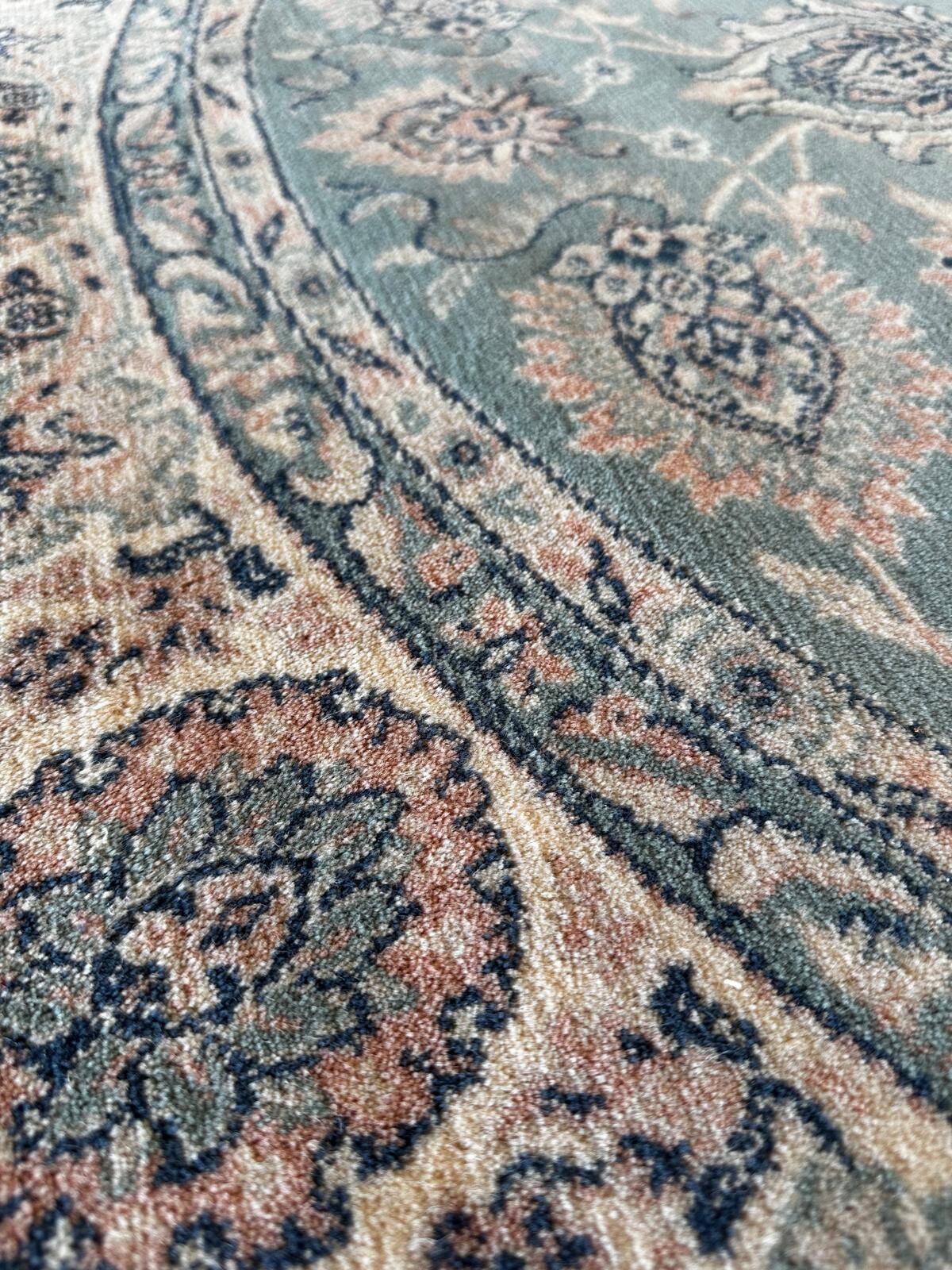 Large round oriental rug 2m