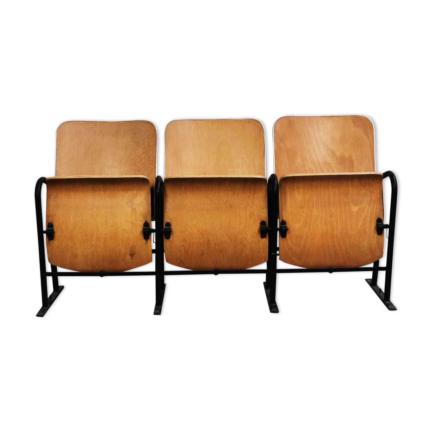 Triple theatre strapontin seats