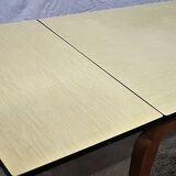Ancienne table plateau formica jaune avec allonges