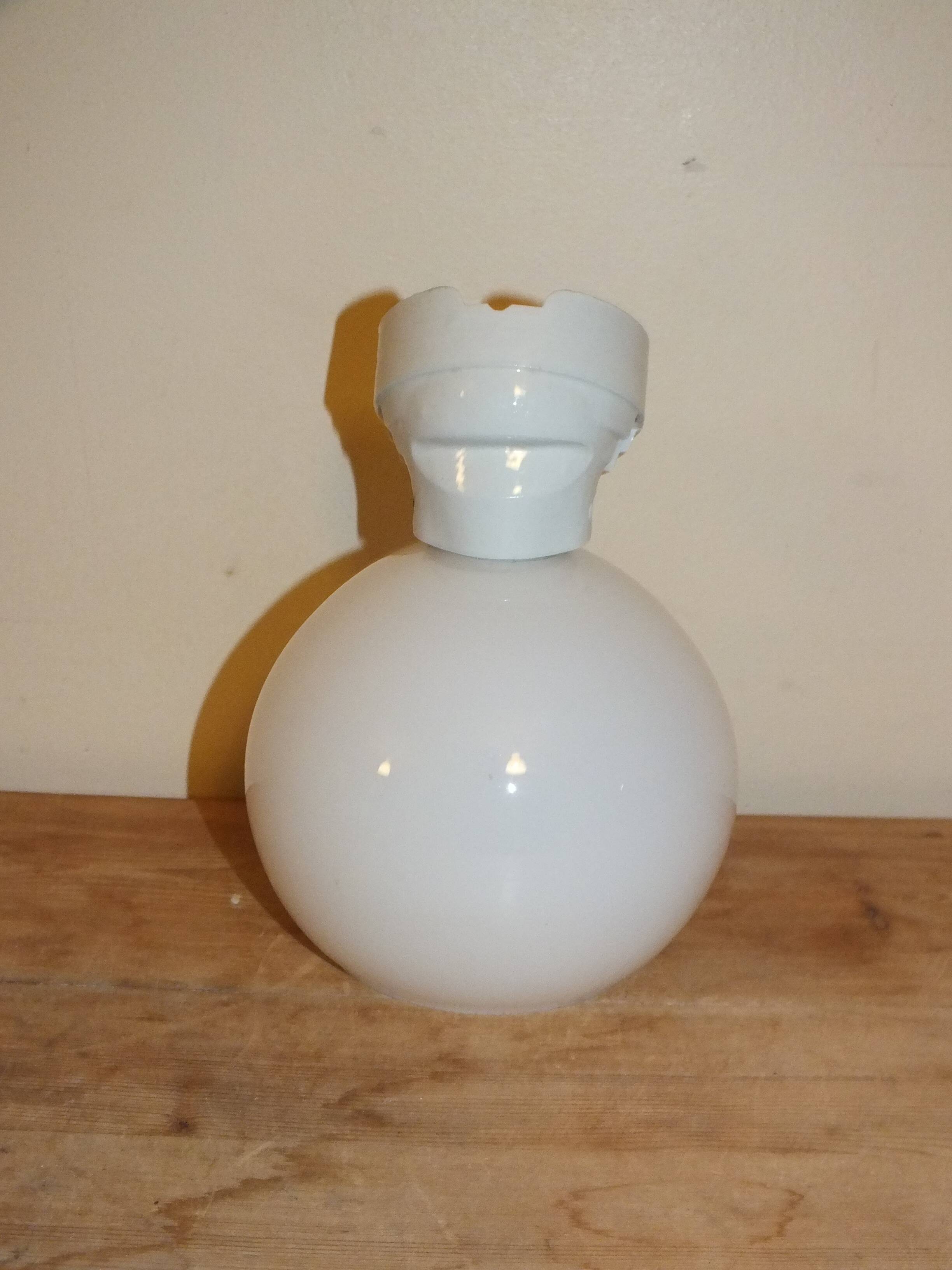 Art Deco bathroom light in opaline and porcelain