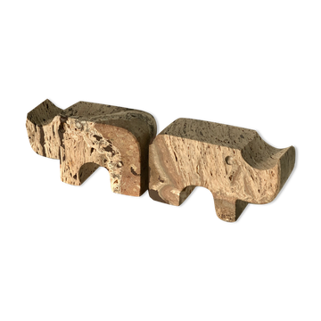 Pair of rhinoceros bookends in travertine by Fratelli Mannelli, 1970s.
