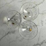 3 coupes à champagne en cristal gravé