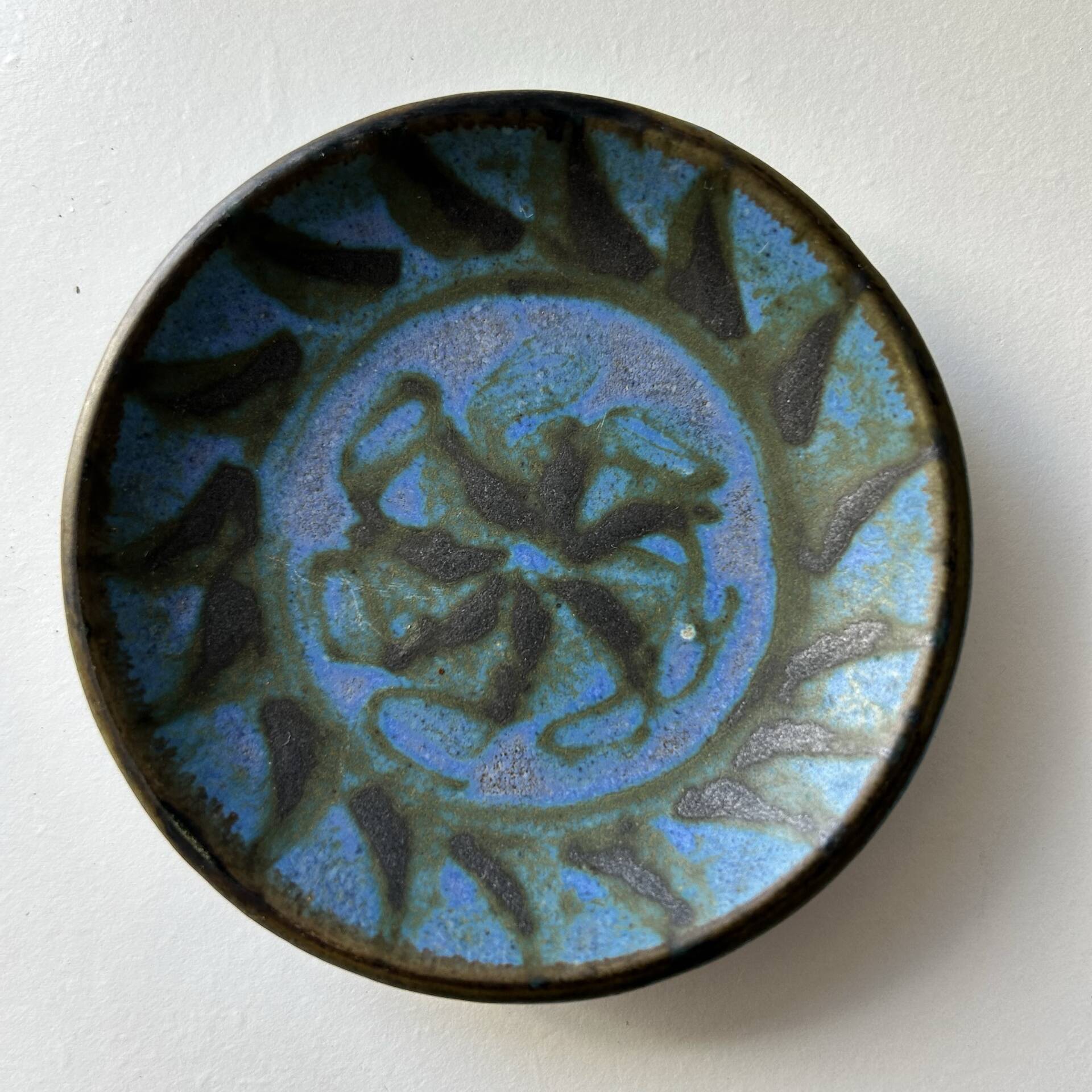 Bowl signed Le Henaff