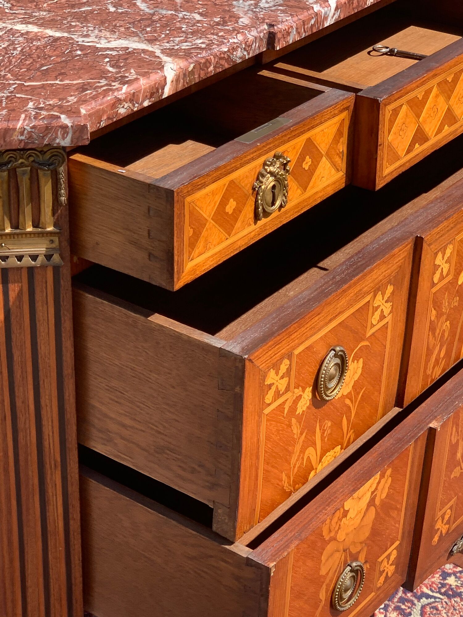 Louis XVl dresser