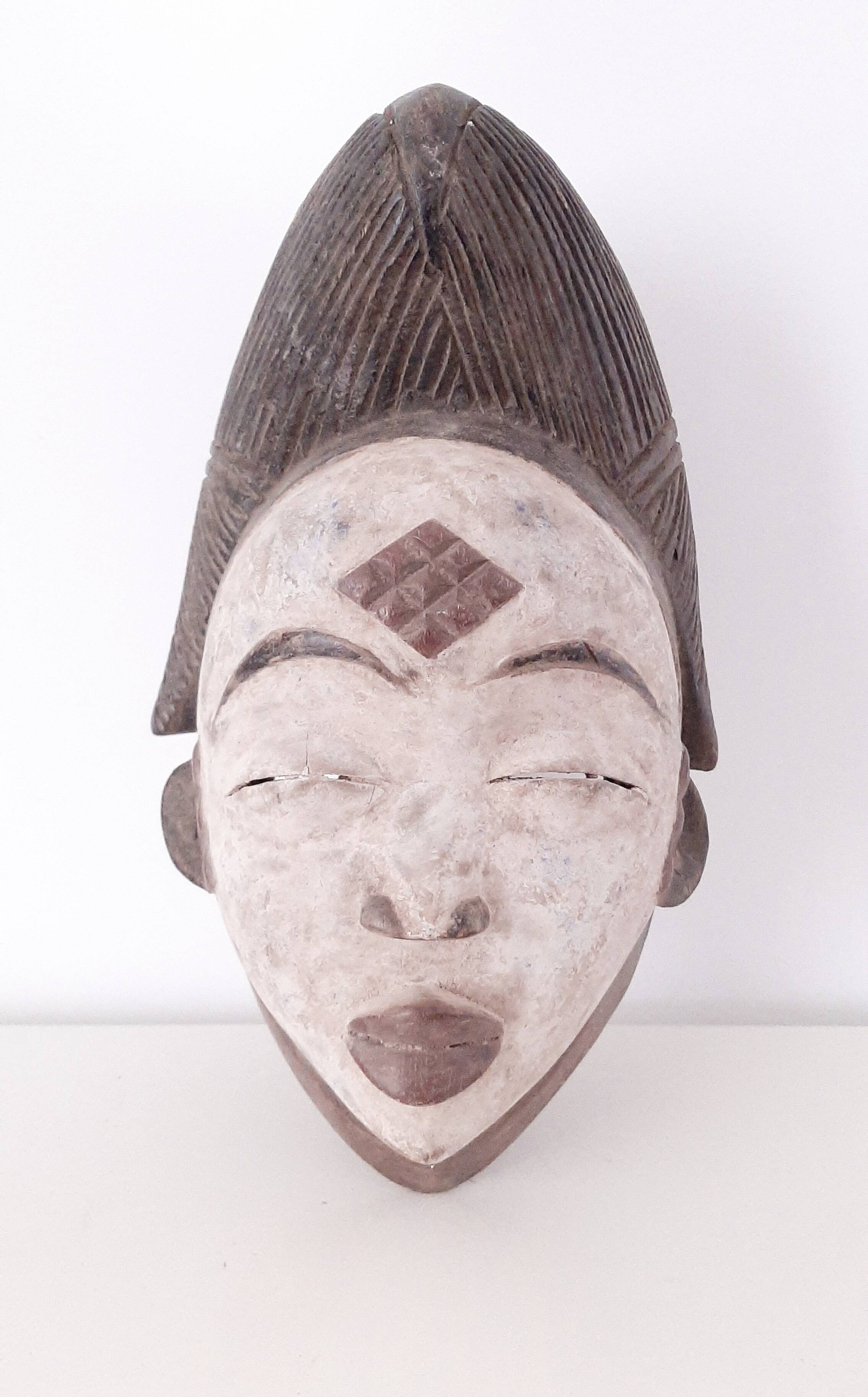 Punu mukuyi mask in solid wood H:29cm African mask from Gabon