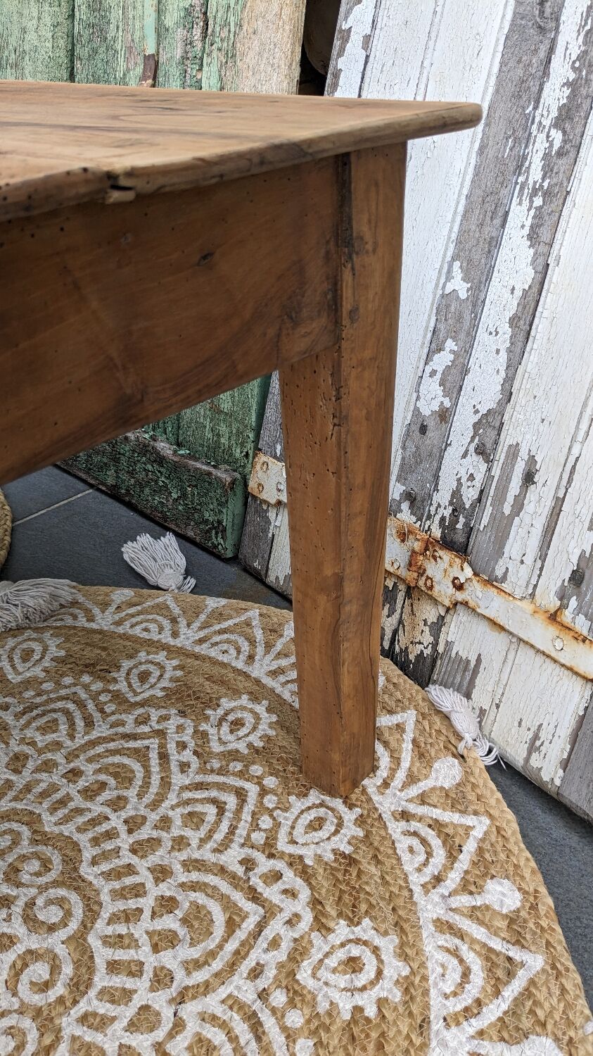 Coffee farmhouse table