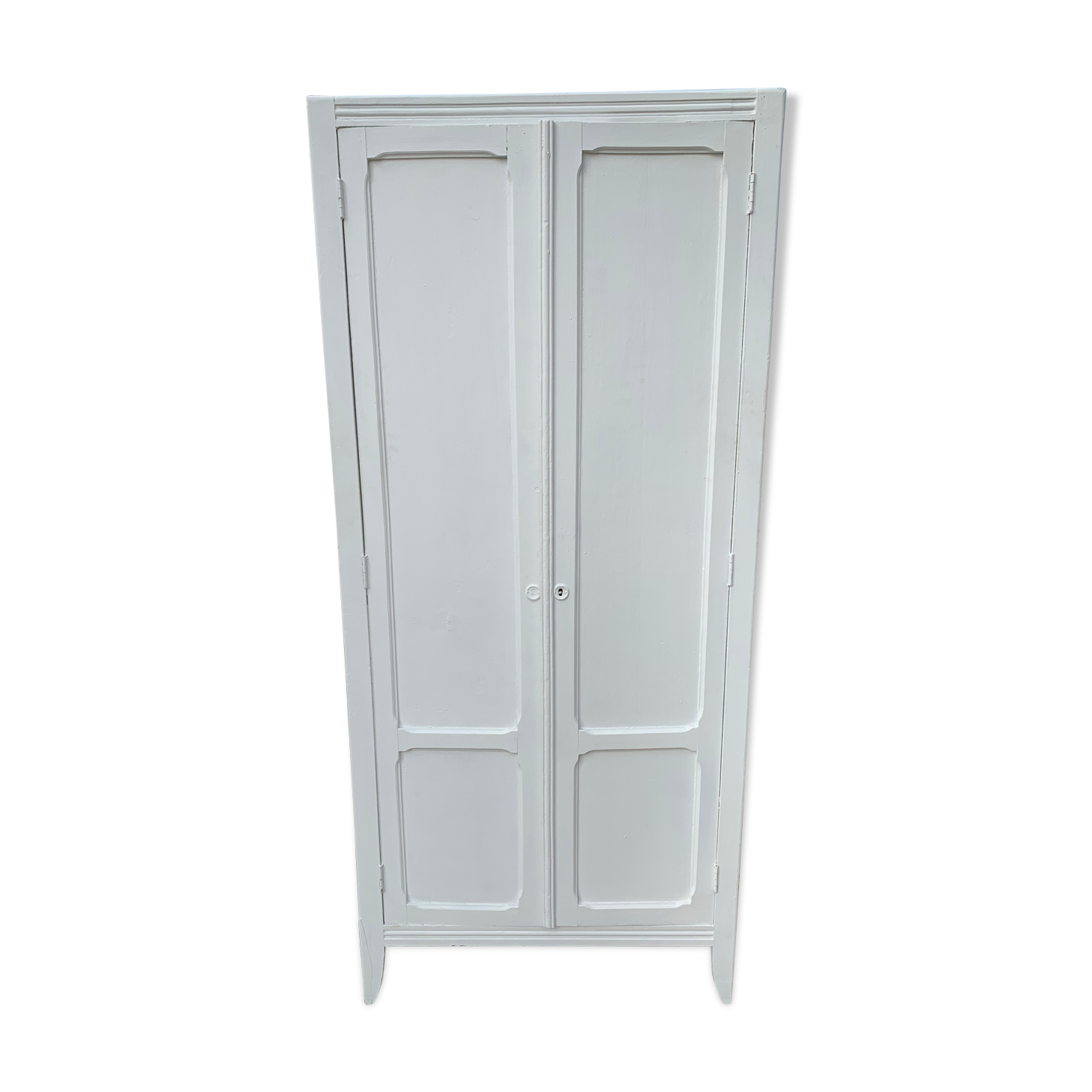 Armoire parisienne blanche