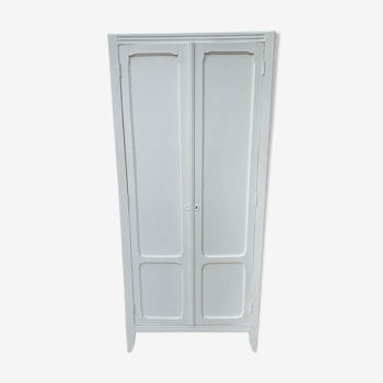 Armoire parisienne blanche