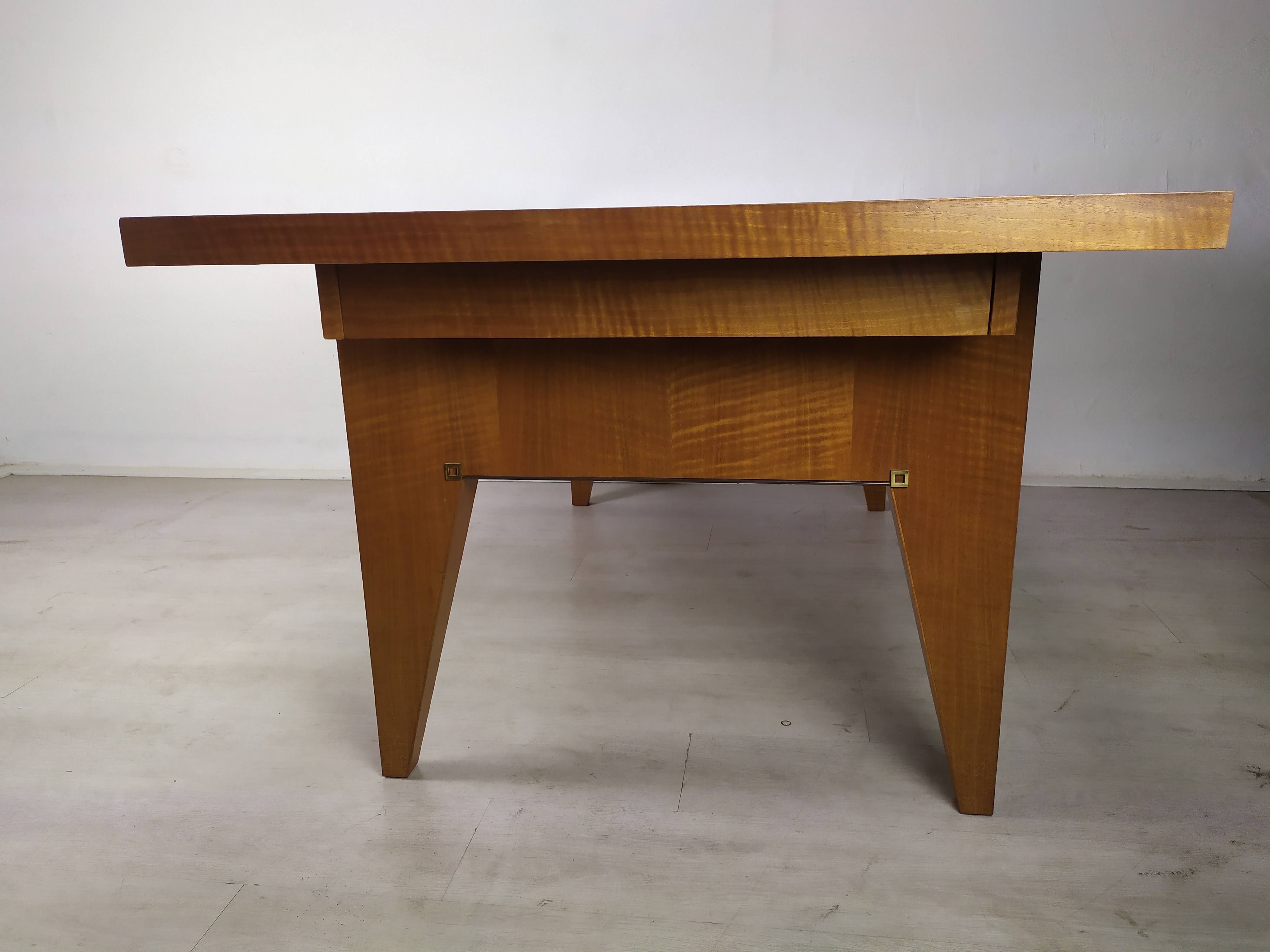 Table a rallonge pied compas