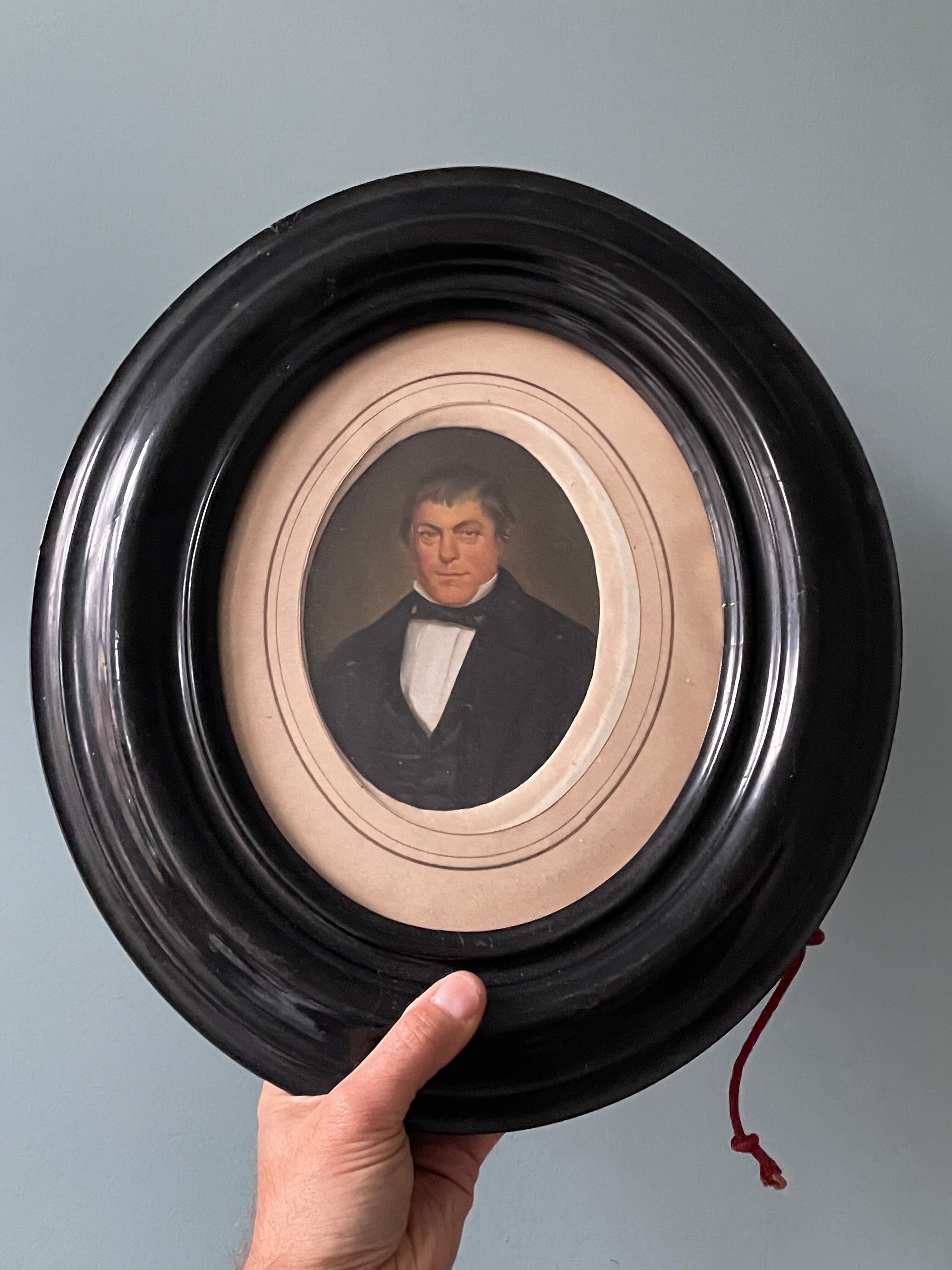 Portrait ancestor XIXth in a frame medallion Napoleon III