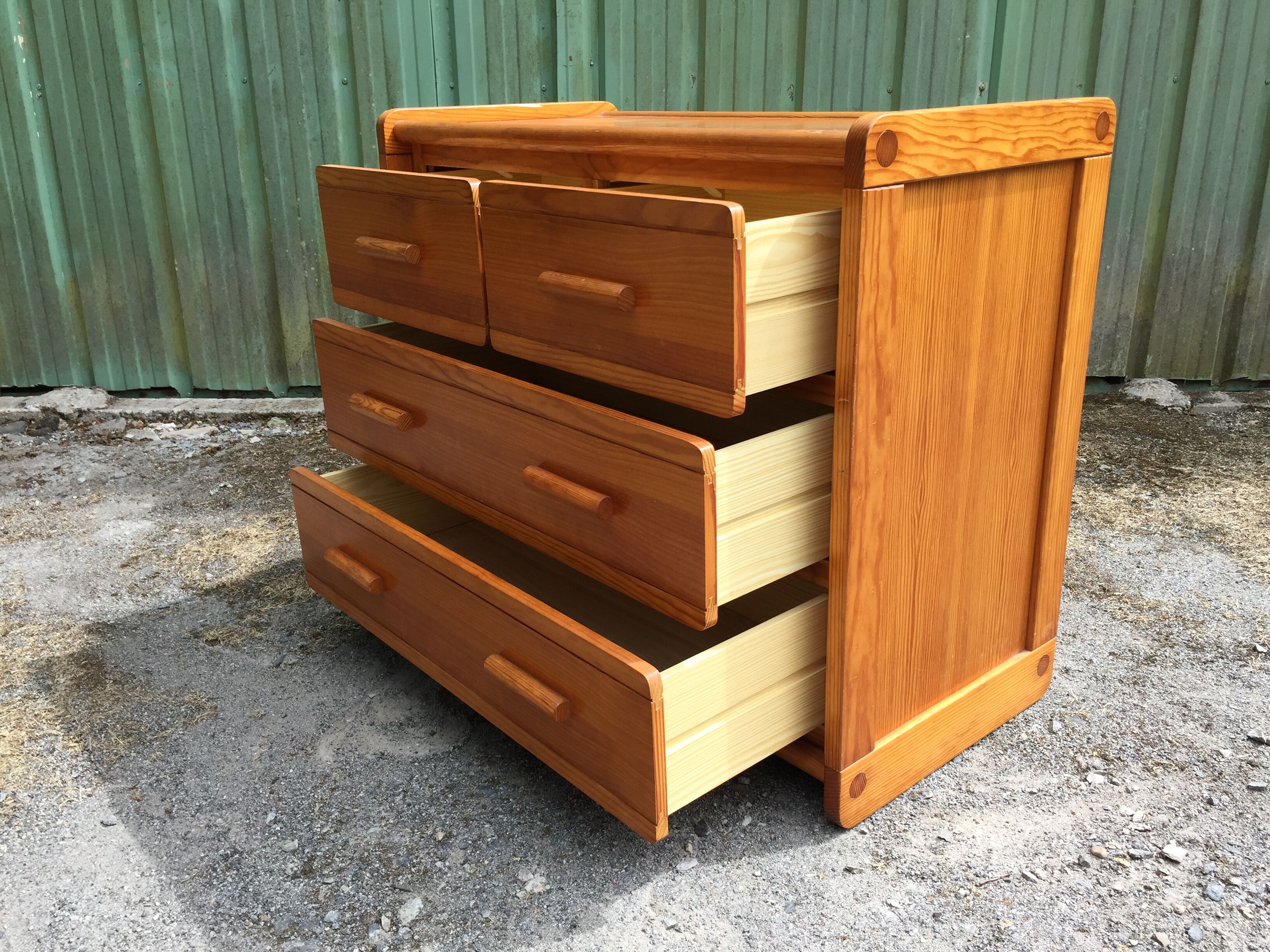 Vintage Scandinavian chest of drawers with 4 drawers in solid pine