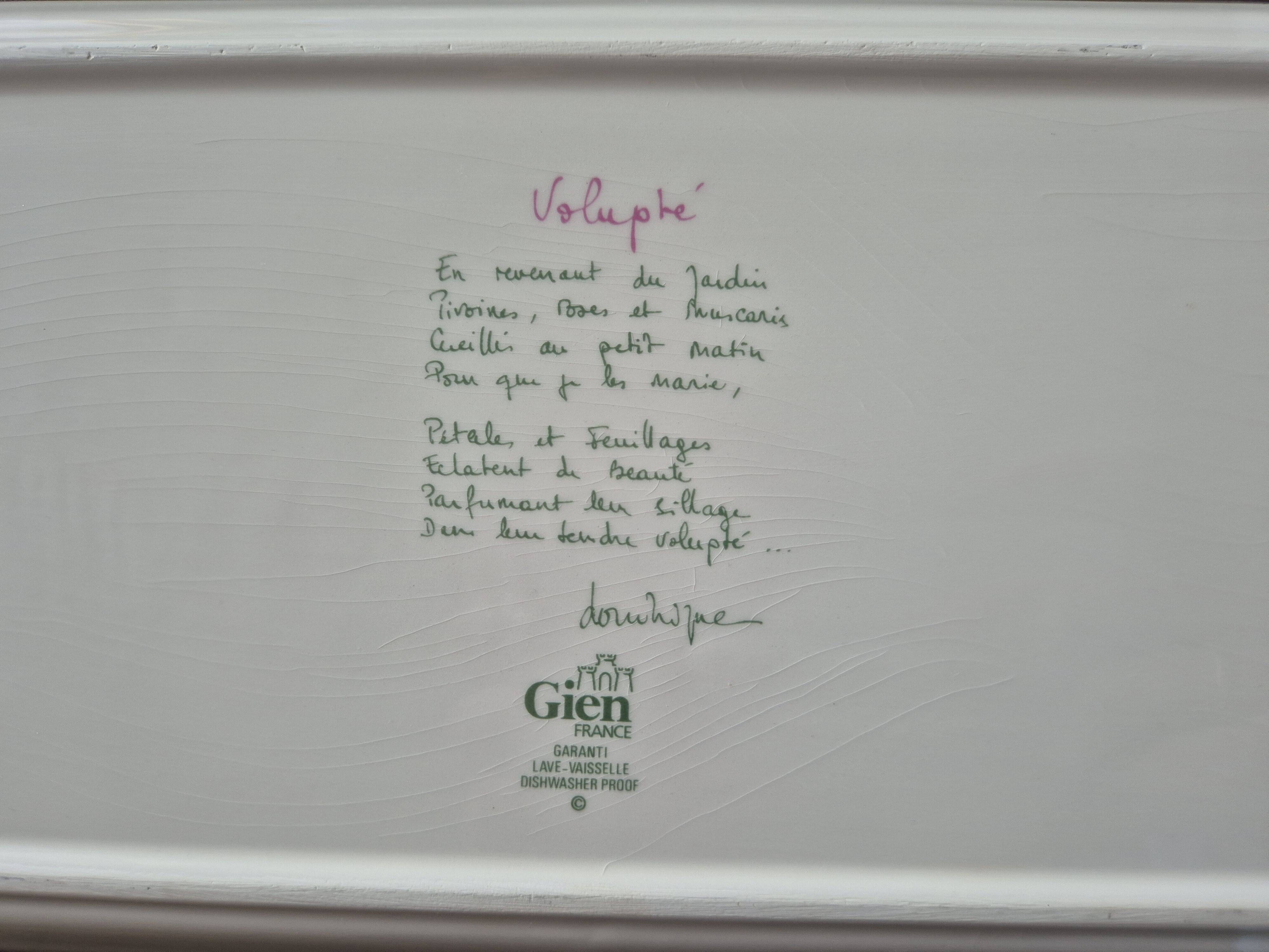 Earthenware plate from Gien model "Volupté" signed Dominique Lalande.
