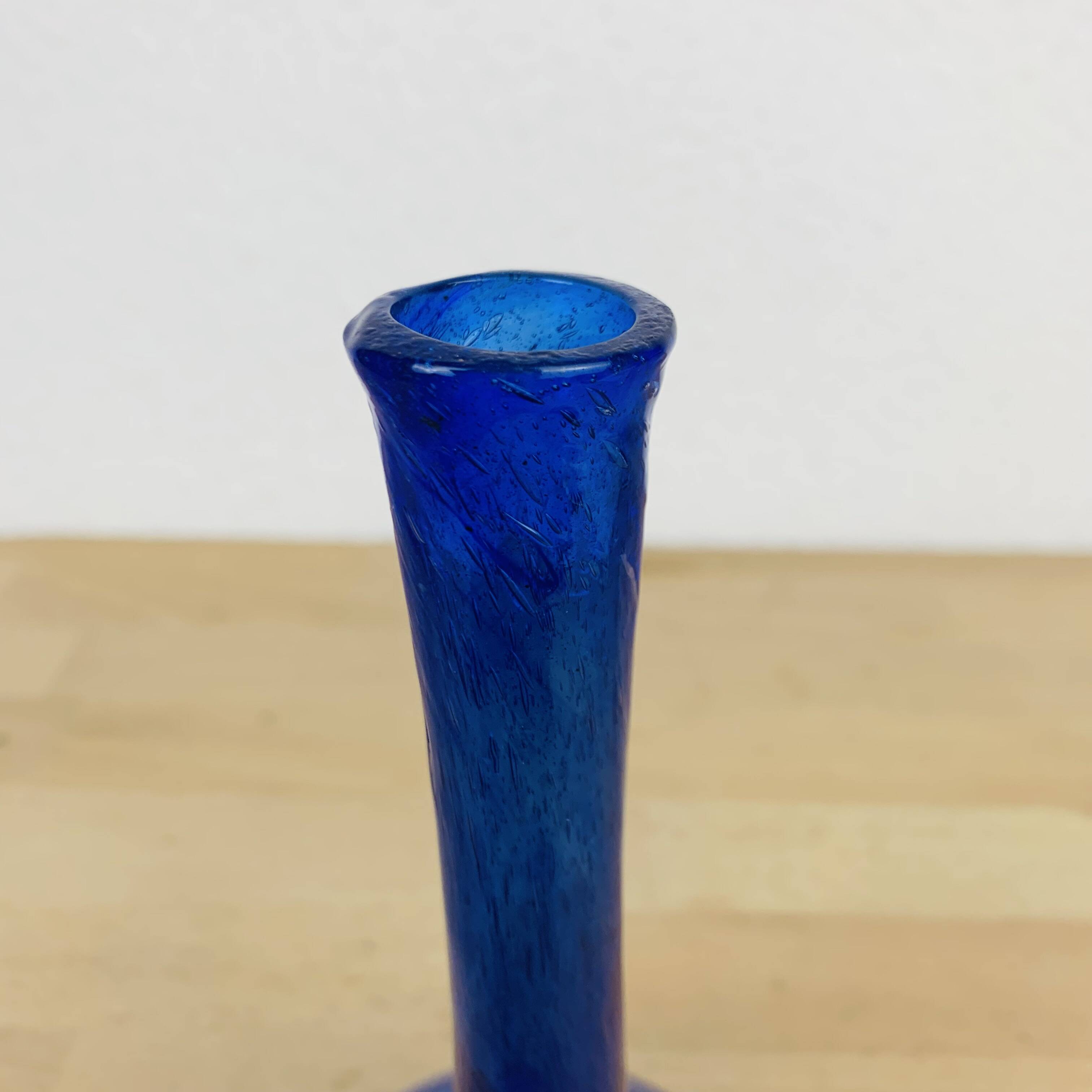 Blue bubbled glass soliflore vase