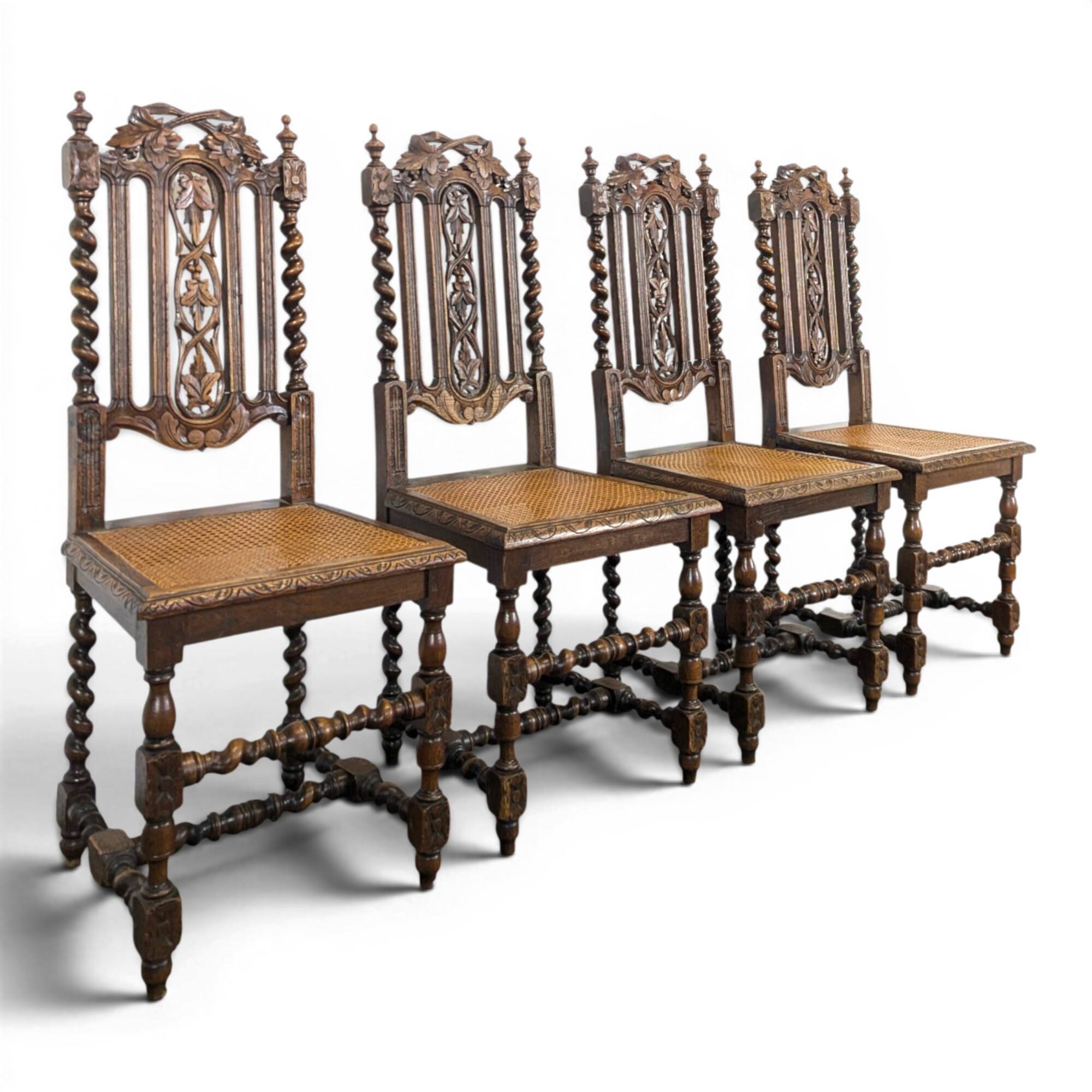 Set of 4 Louis XIII chairs