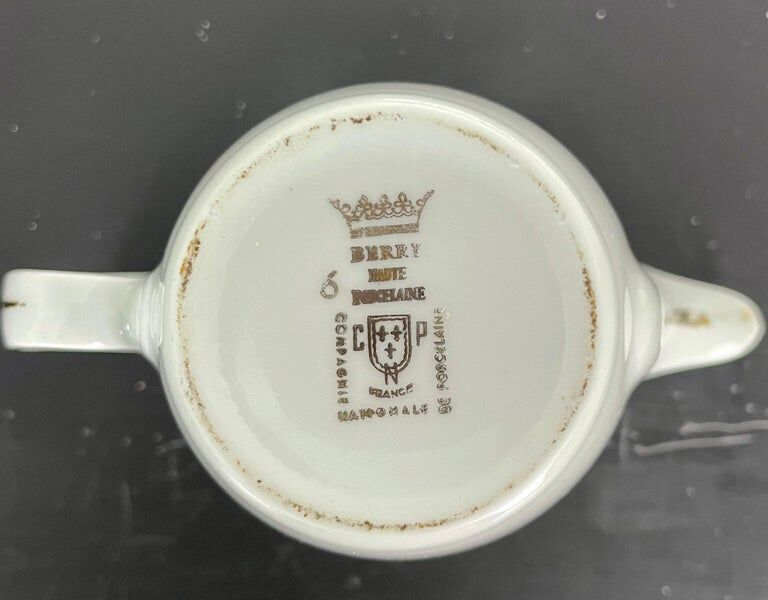 Porcelain coffee/tea service for 10 people