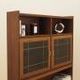 Vitrine en chêne danois avec éclairage et étagères réglables, années 1960.
