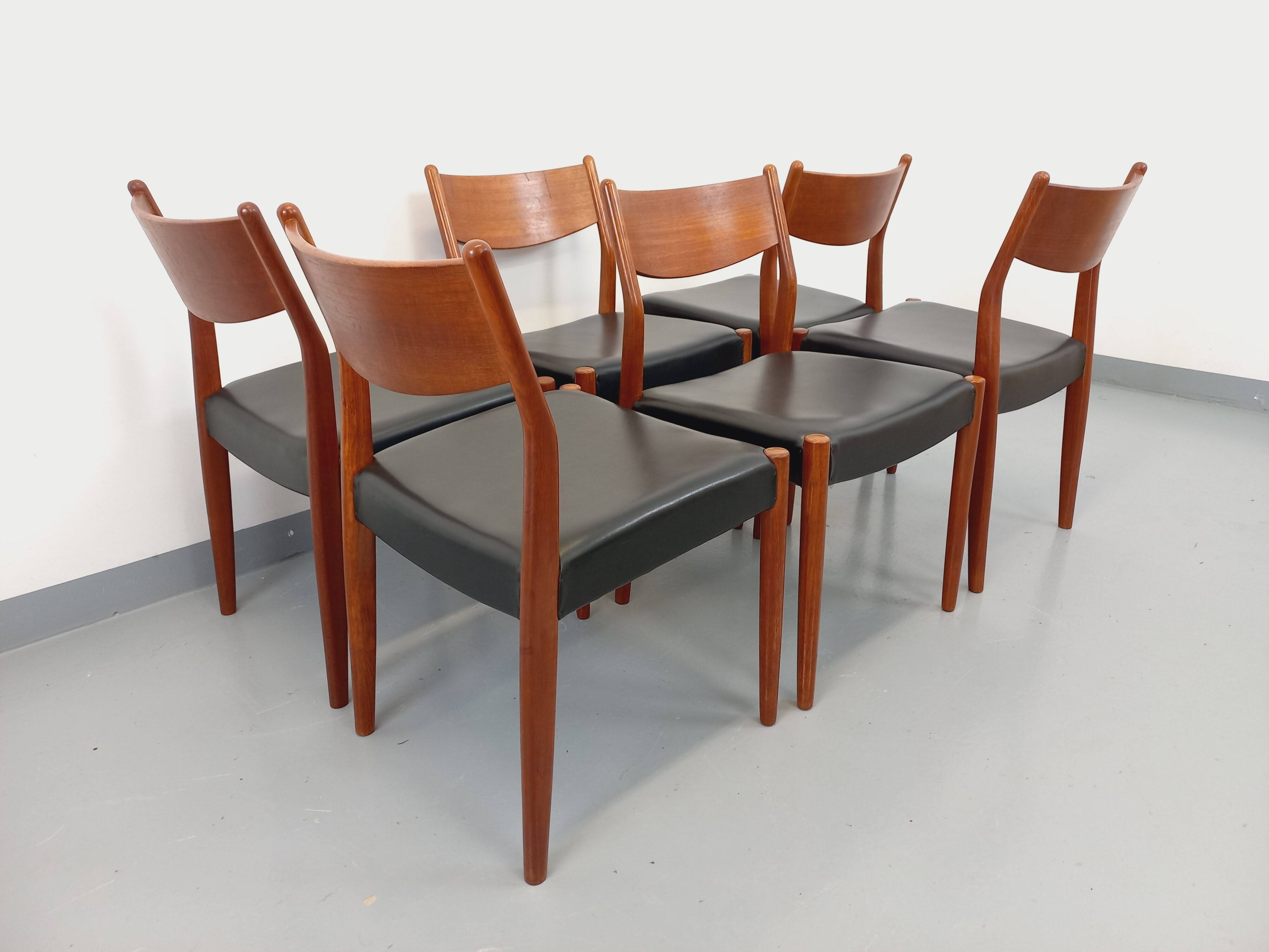 Set of 6 vintage Scandinavian Fristho Franeker chairs in teak and skai from the 60s