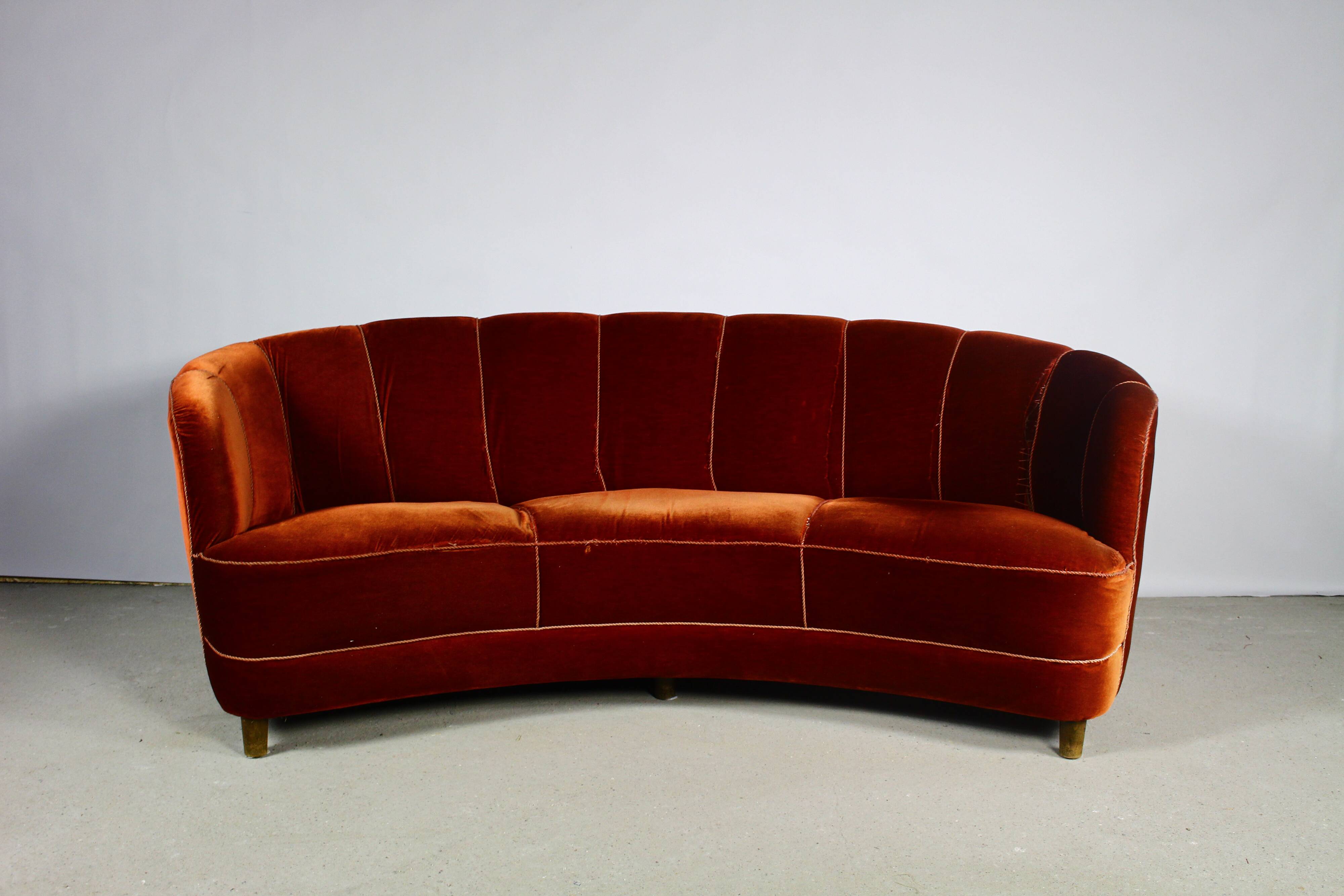 Art deco cabinetmaker banana sofa, 1940s