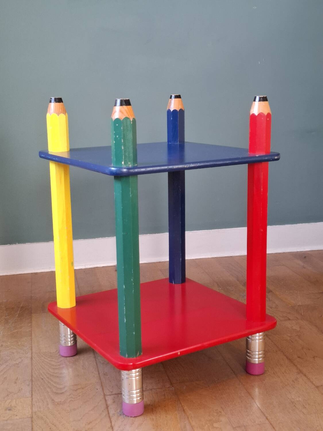 Memphis pencil bedside table