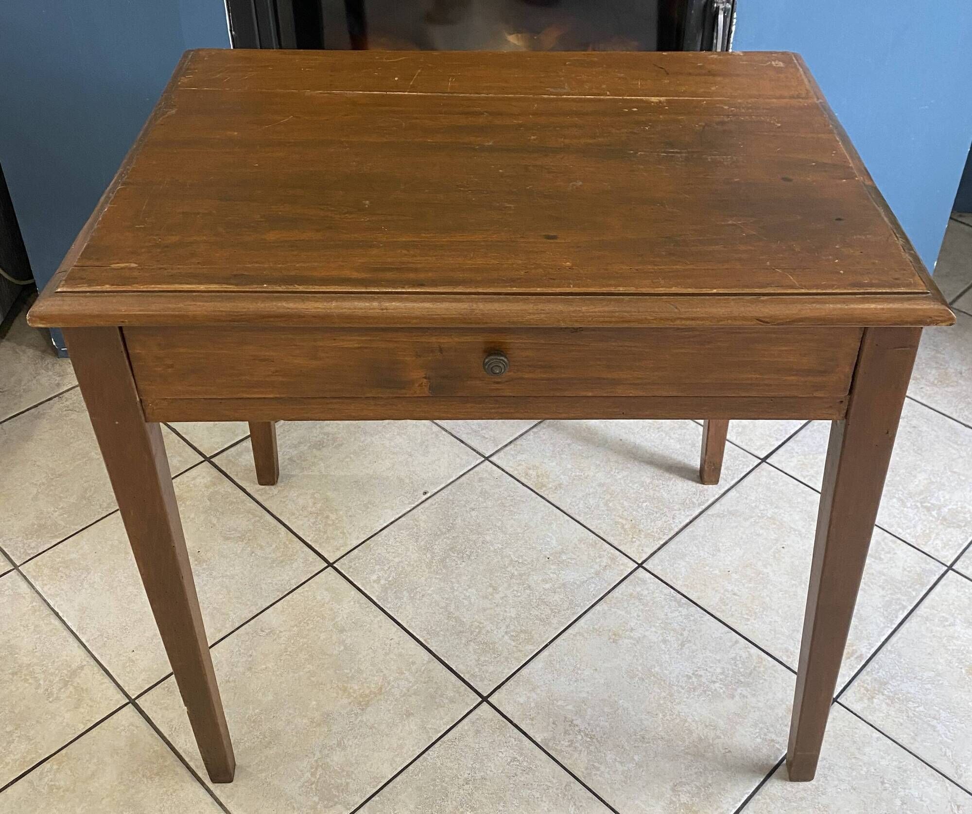 Desk with a large solid oak drawer from 1950, 78x58cm.