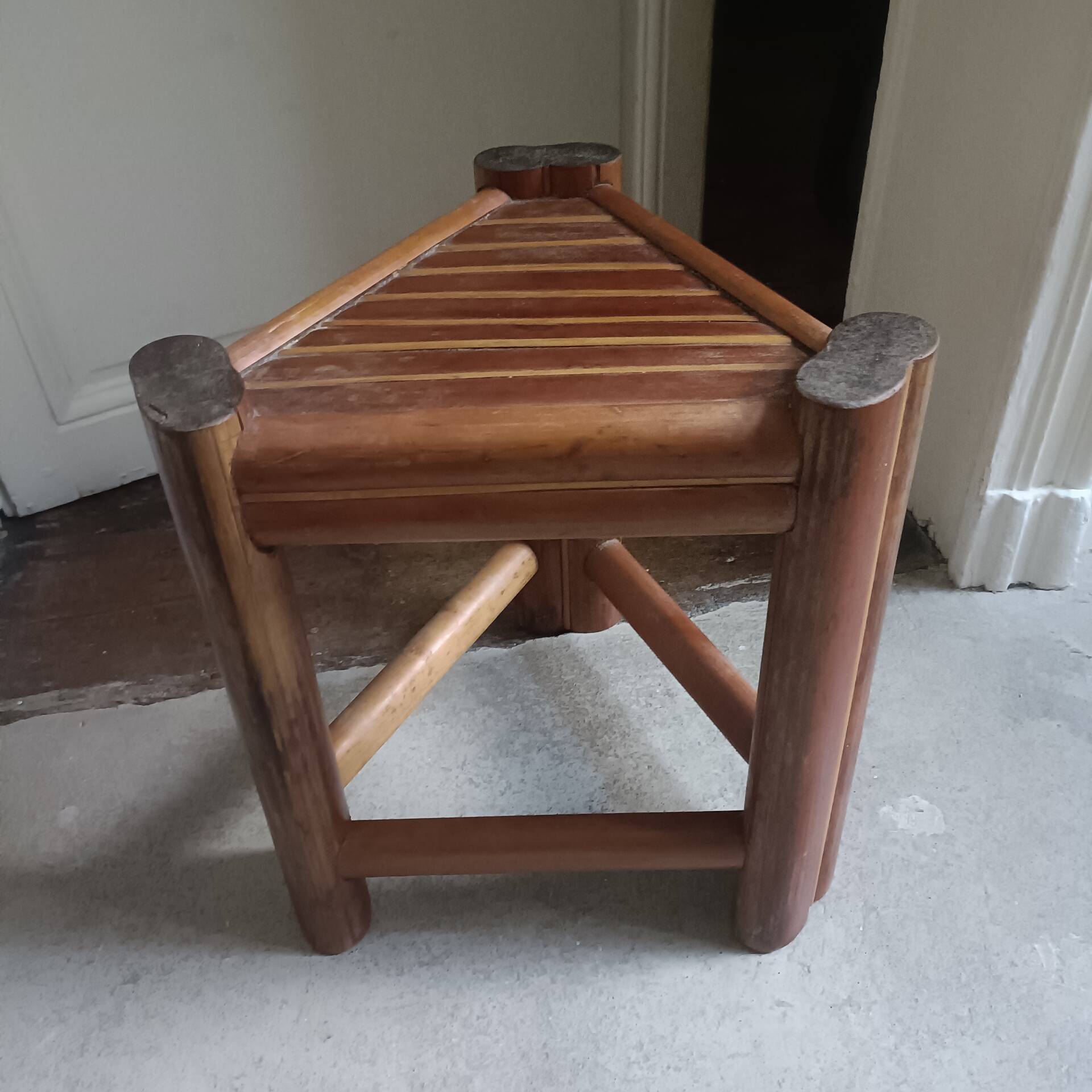 Tabouret en rotin brûlé années 60