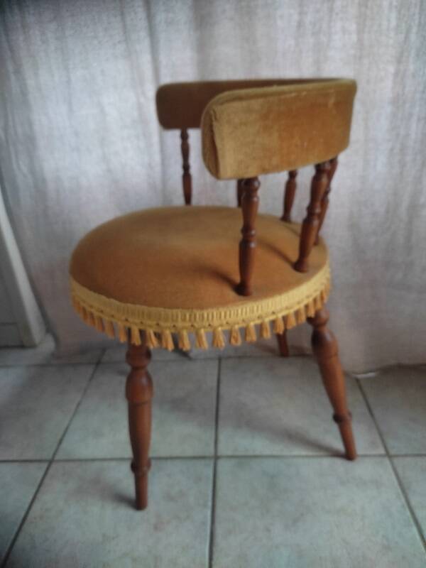 Toad armchair wood yellow ocher velvet fabric