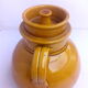 Pot en grès ocre jaune moutarde signé