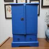Small 20th century cabinet