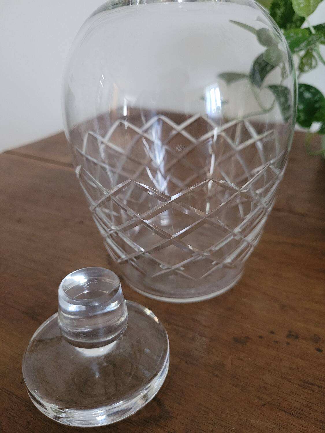 Carafe No. 2 in chiseled crystal