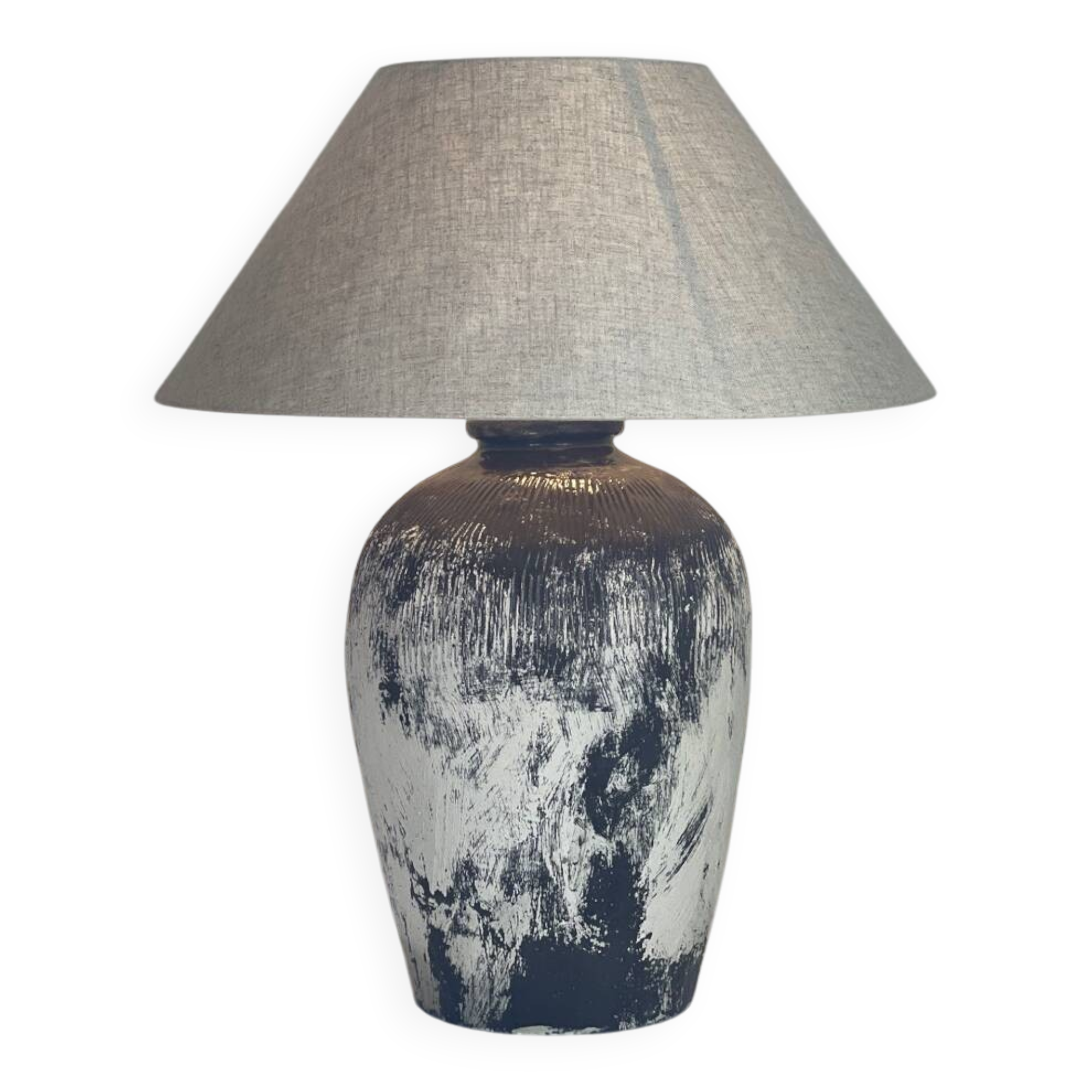 Lamp with linen shade
