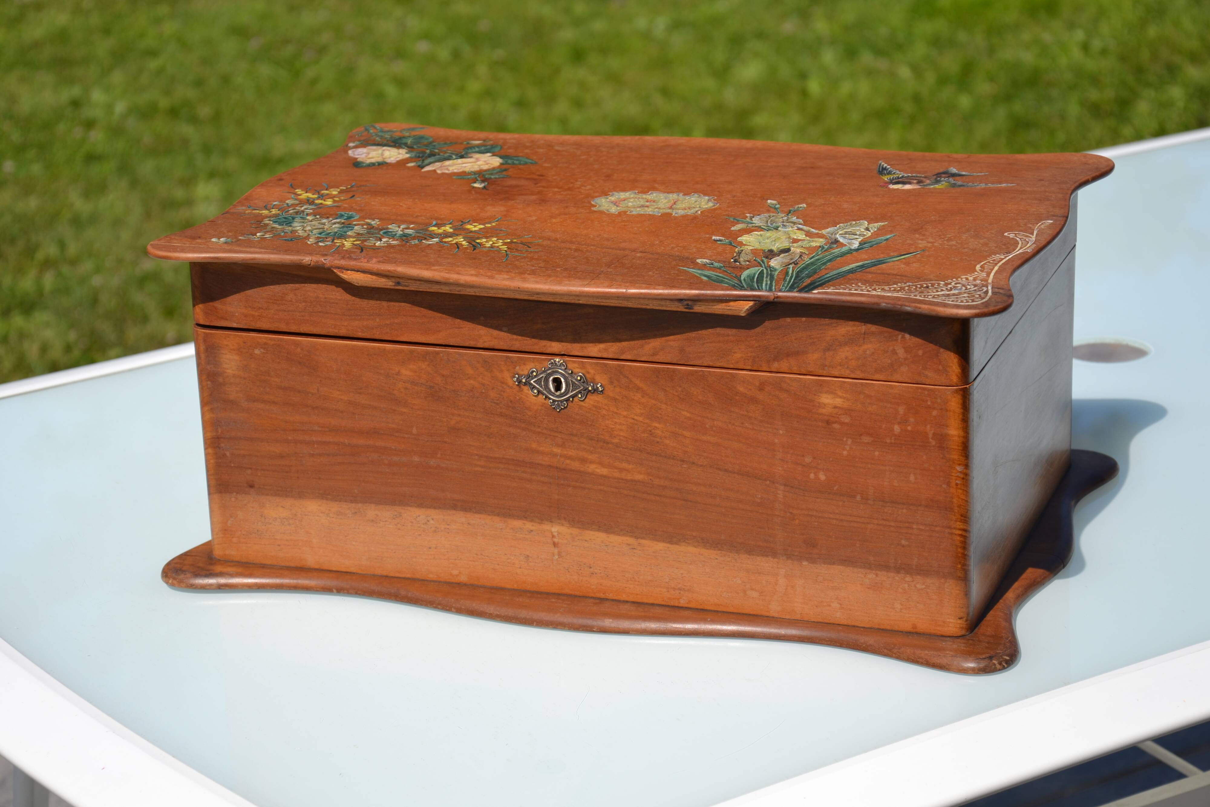 Ancien coffret peint/boîte à ouvrages/bijoux monogrammé CL