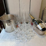 17 Baccarat crystal flutes, Dom Pérignon model