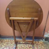 Folding coffee table