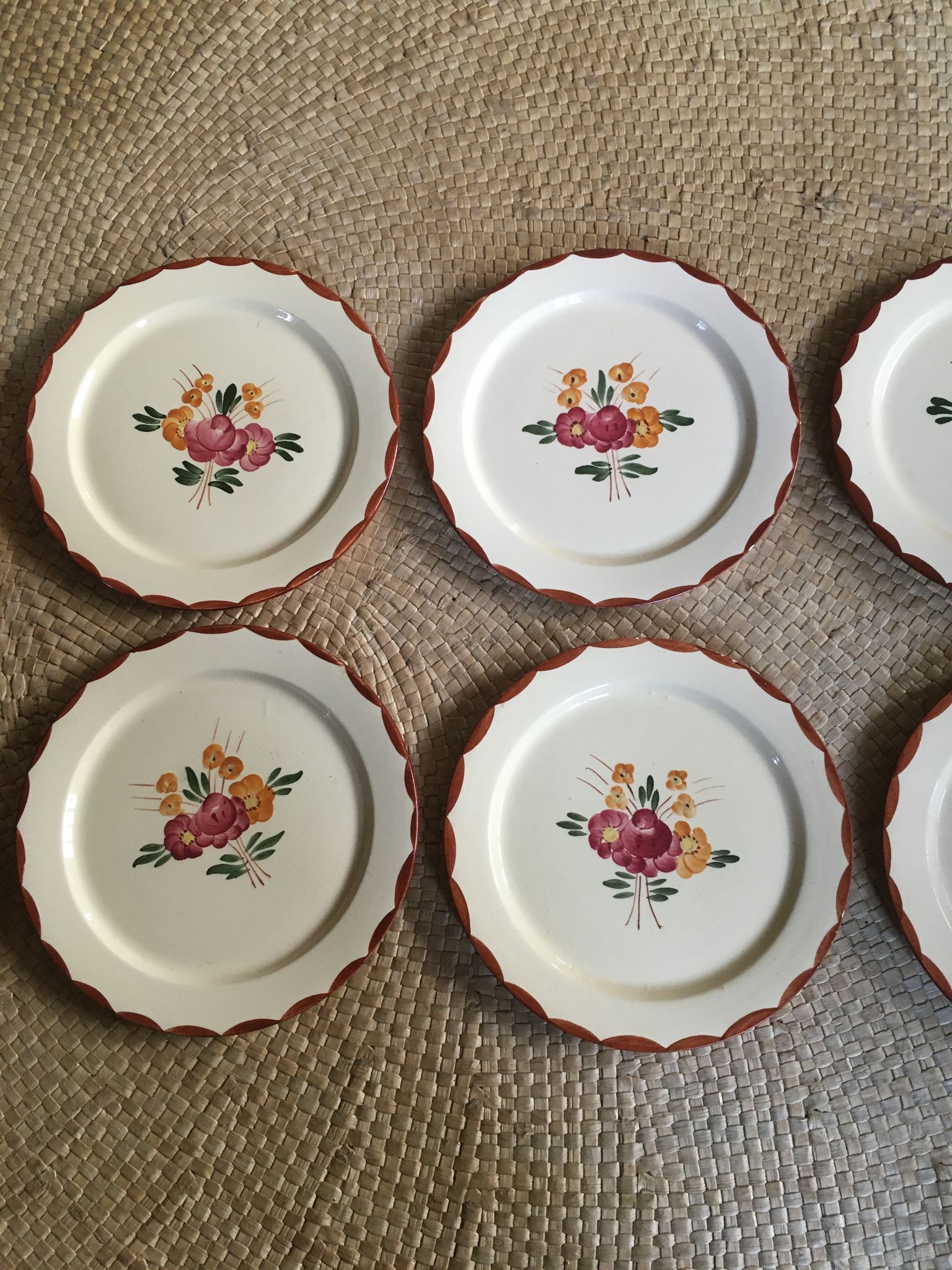 Series of 8 dessert plates