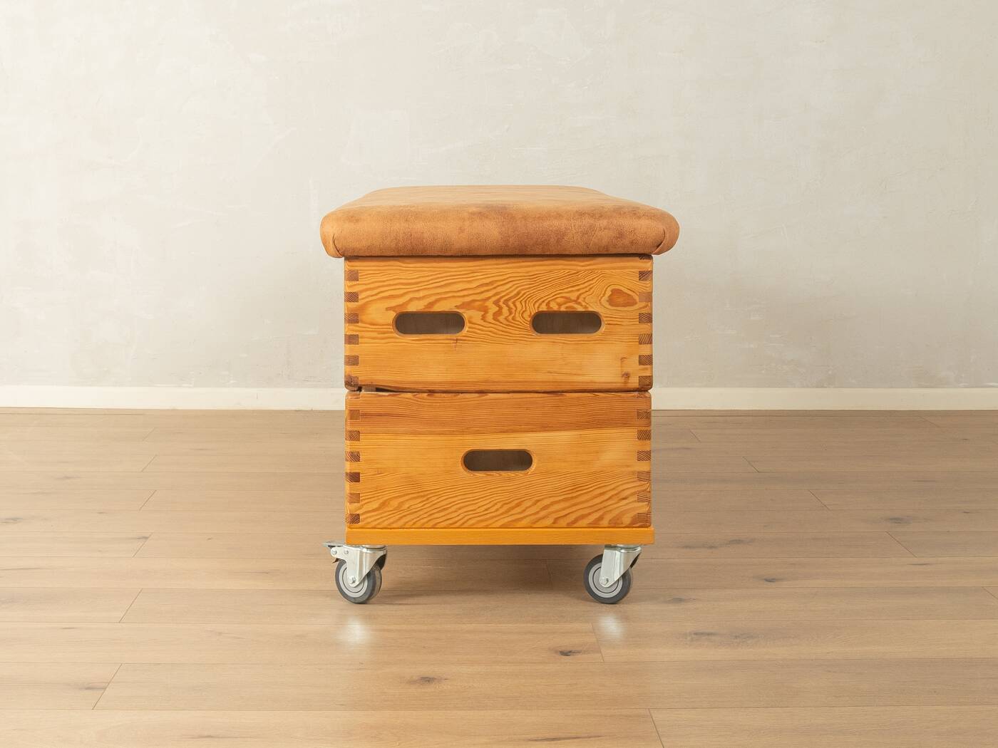 Unique vaulting box from the 1960s by Benz