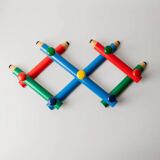 Vintage coat rack from the 1980s in the style of Pierre Sala, Memphis style, pencil pattern, extendable, 7 hooks.