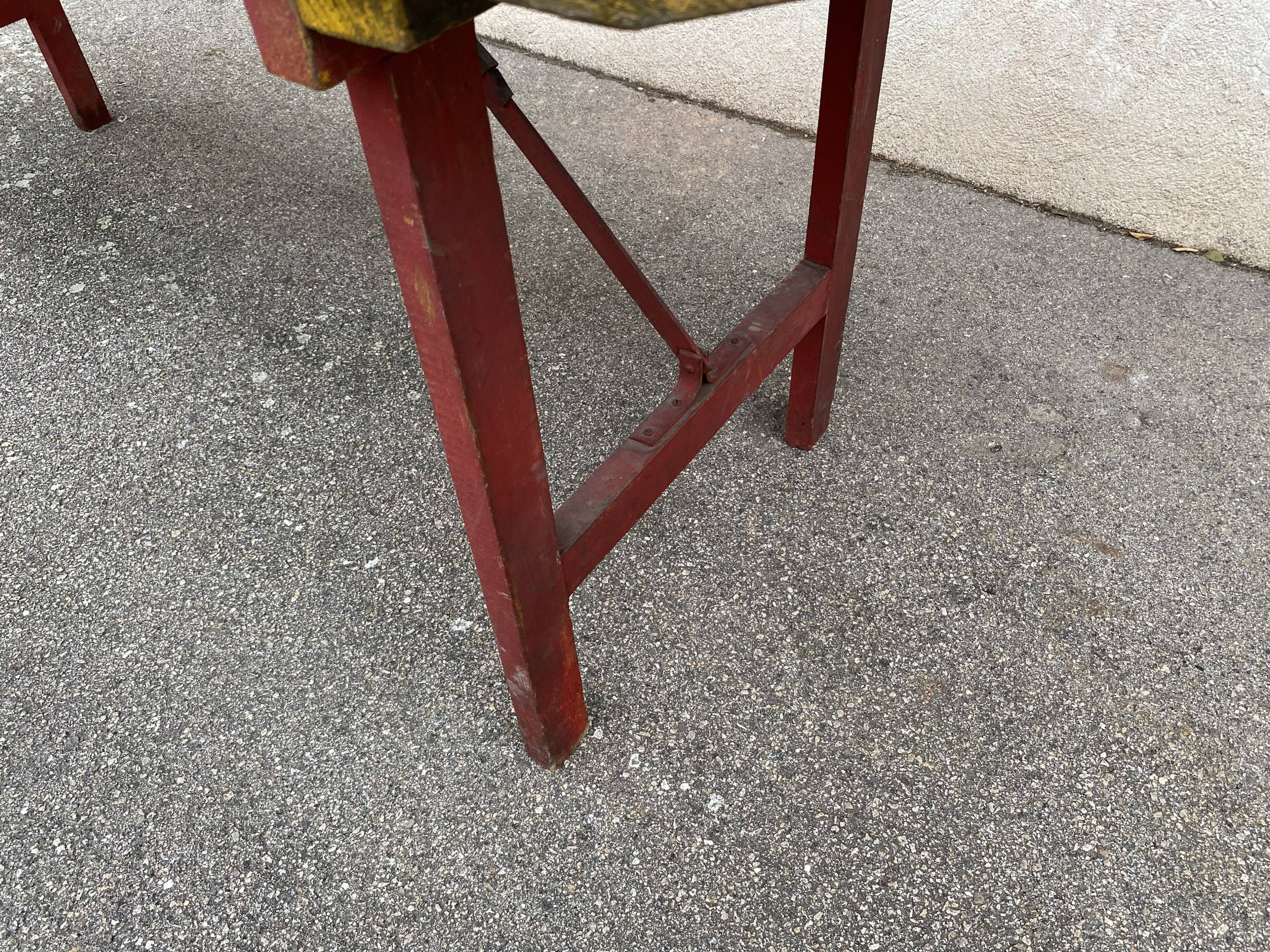 Folding brasserie table