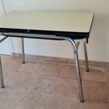 Formica extendable table & chairs