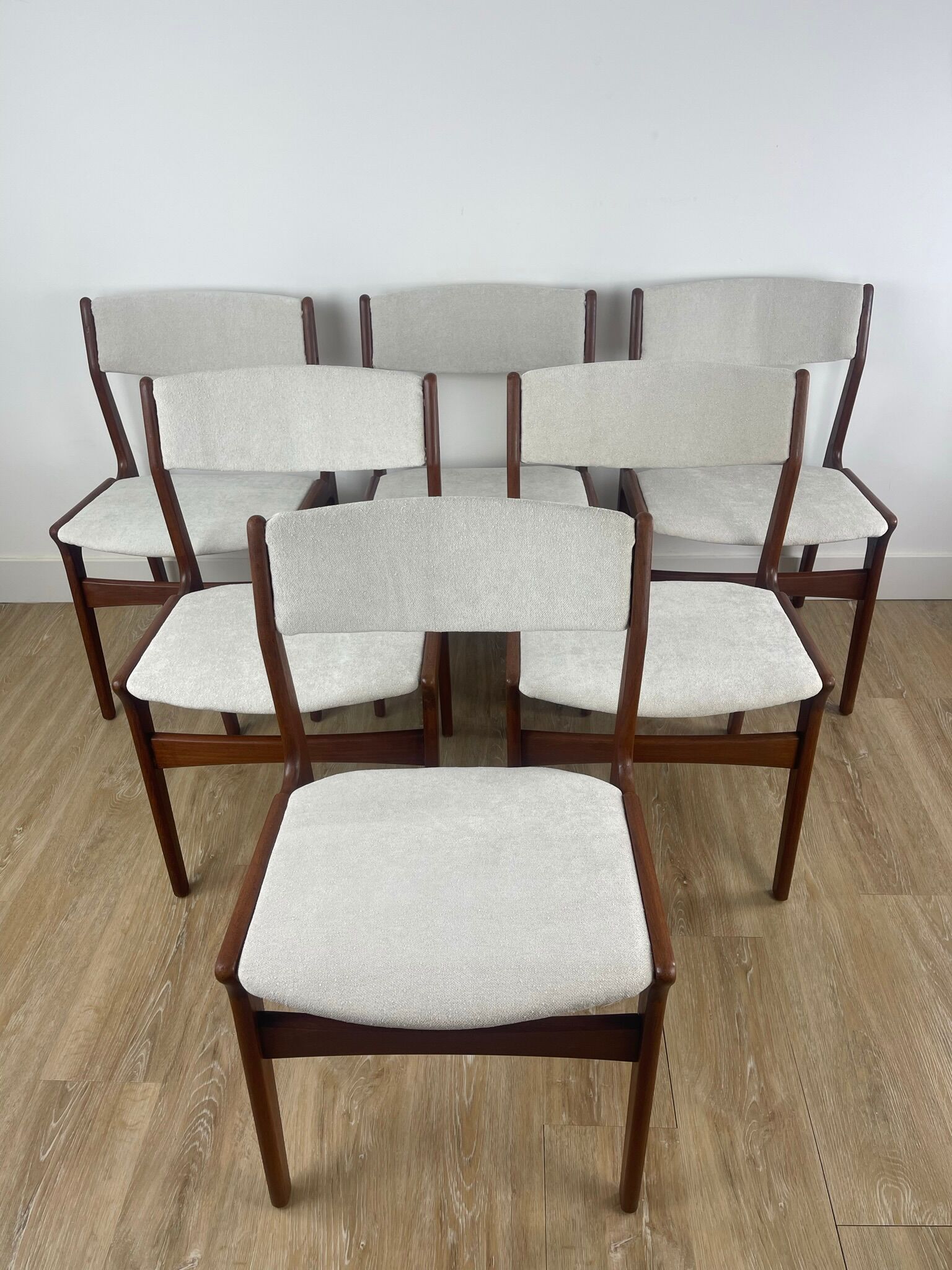 Set of 6 Erik Buch chairs