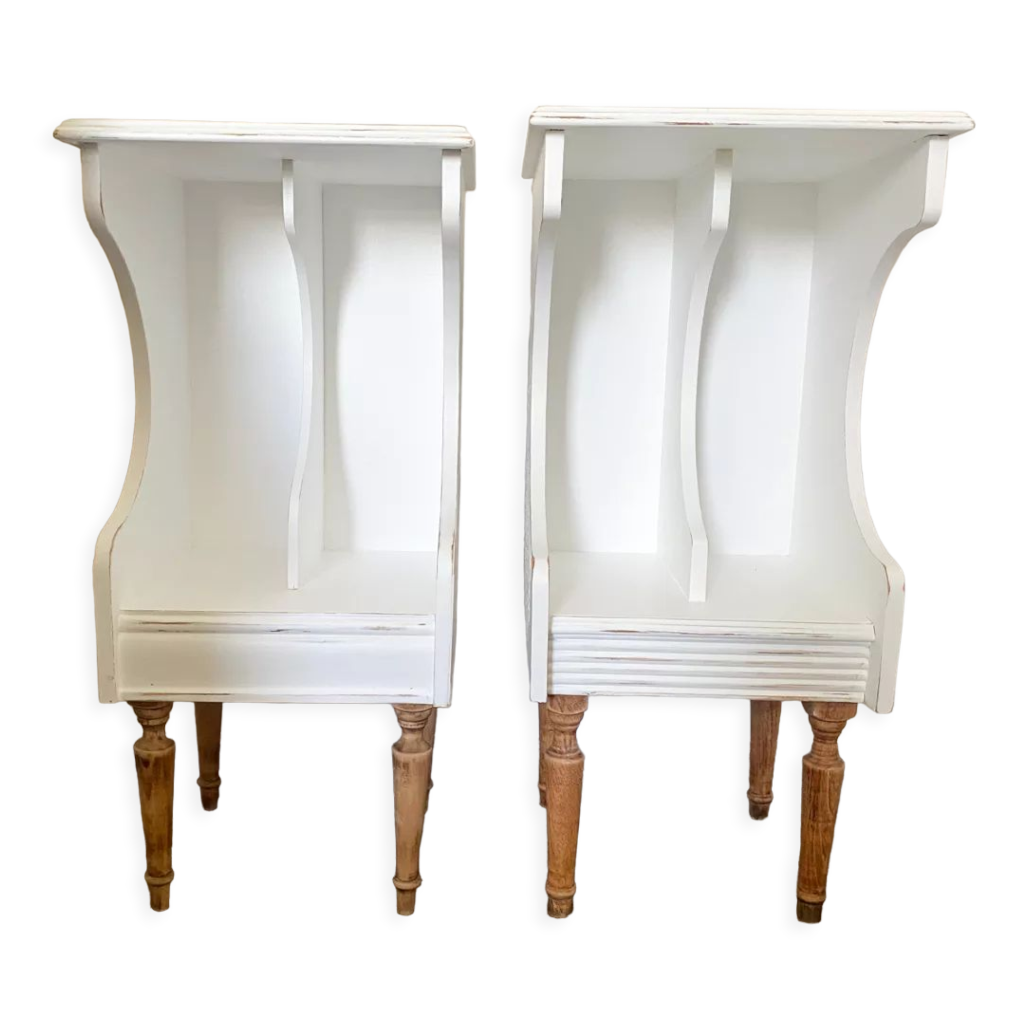 Set of 2 bedside tables