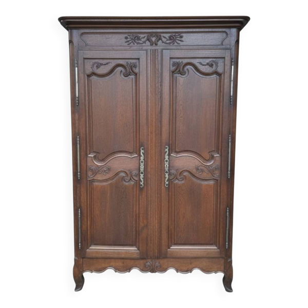 Armoire moulurée en chêne 18 eme